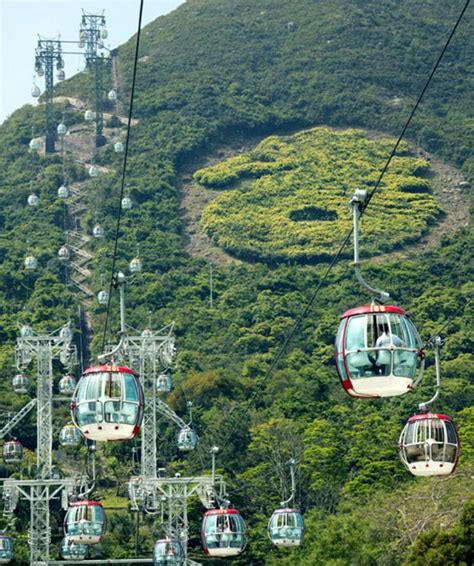 Ocean park hong kong, commonly known as ocean park, is a marine mammal park, oceanarium, animal theme park and amusement park situated in wo. ﻿海洋公園源自巴黎農場\過來人