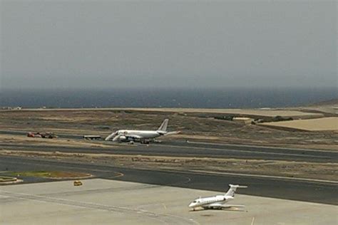 Delays After Tenerife South Airport Closed Due To Damaged Aircraft On