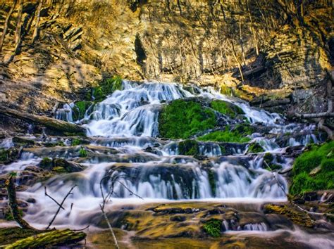 There Are 3 Waterfalls In Decorah Iowa That Youll Want To Visit