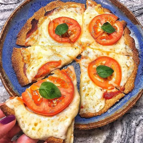 Que Tal Aprender A Fazer Uma Pizza Sem Farinha Que Não Atrapalha Sua Dieta Low Carb Veja Essa