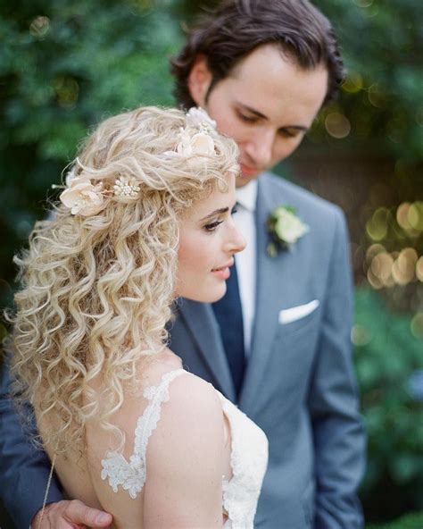 6 Instagram Worthy Wedding Hairstyles For Brides With Naturally Curly