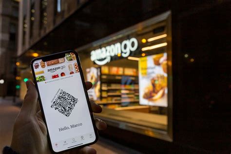 Smartphone Mit Amazon Go App Vor Einem Ladengeschäft Von Amazon Go In