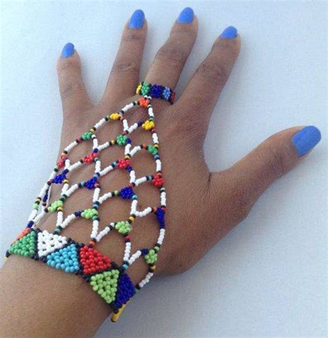 Zulu Beaded Glove Etsy Seed Bead Crafts Seed Bead Jewelry Beaded Jewelry Diy Jewelry Crafts