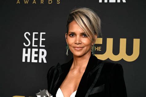 Trolls Gon Troll Halle Berry Shuts Down Ageist Comment About Her Nude Photo