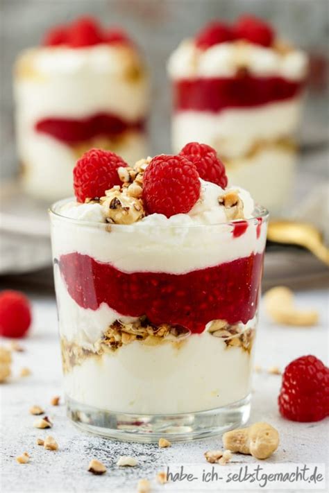 Griechische Joghurt Mousse mit Honignüssen