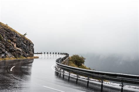 Rainy Road Wallpapers Top Free Rainy Road Backgrounds Wallpaperaccess