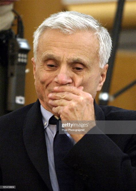 Robert Blake In Los Angeles County Superior Court In Van Nuys Confers News Photo Getty Images