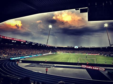 Der neue dopingraum wird der eintracht bestimmt flügel verleihen. Eintracht-Stadion Foto & Bild | braunschweig, eintracht ...