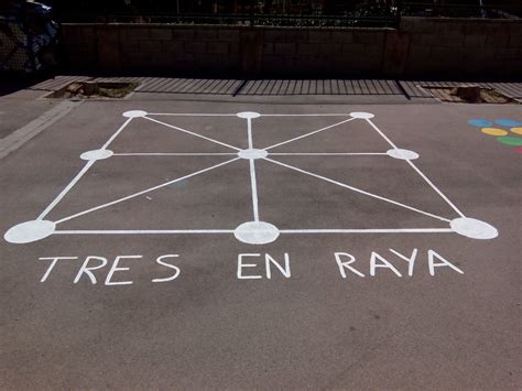 En este modo con tiempo límite, los jugadores podrán unirse a grupos de una tormenta que comenzará a partir de los 55 minutos de juego. Resultado de imagen de juegos en el suelo del patio | Juegos para pintar, Juegos de recreo ...