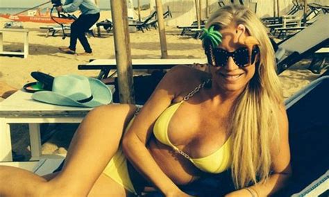 Denise Van Outen Shows Off Her Flawless Bikini Body In Italy Daily