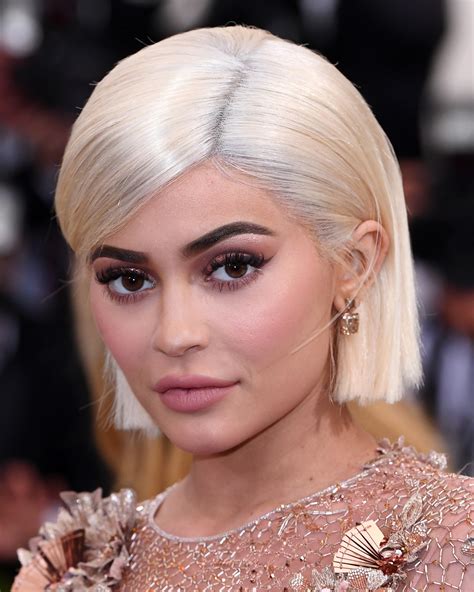 There are lots of products available on the market to help you get your desired blonde hues. Platinum Blonde Hair - Pictures Of Celebrities With White ...