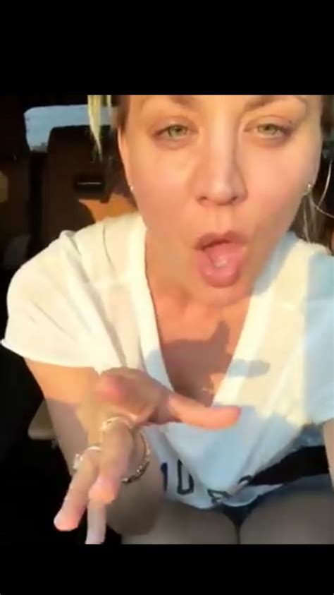 Pin By Renee Pieslak On Kaley Cuoco Celebrity Selfies Kayley Cuoco