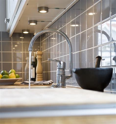 This is why kitchen sink drains often have water coming up into the sink from the dishwasher when it is discharging water. A Kitchen Sink Backing Up When the Washing Machine Drains ...