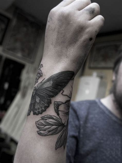 This is a big wrist tattoo. 60 Best Wrist Tattoos - Meanings, Ideas and Designs 2019