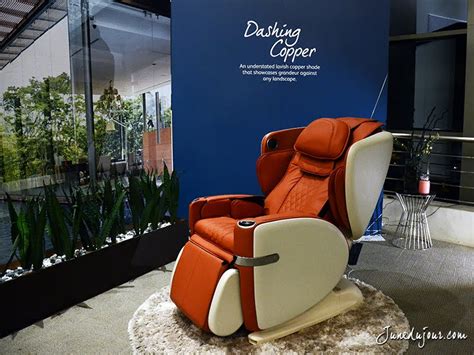 Love At First Lounge The Osim Ulove 白马王子 Massage Chair Experience