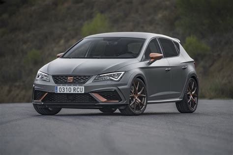 Seat Leon Cupra R Detailed In New Gallery 43 Pics Carscoops