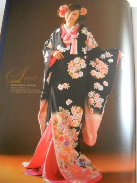 Civil marriages and church celebrations are equally popular in japan. Traditional Wedding Kimono | The traditional wedding ...