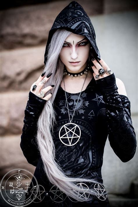 Gothic Fashion For All Those Men And Women That Get Pleasure From