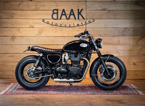 Classicism And Sobriety For This Triumph Dandy Bonnie Baak Le Blog