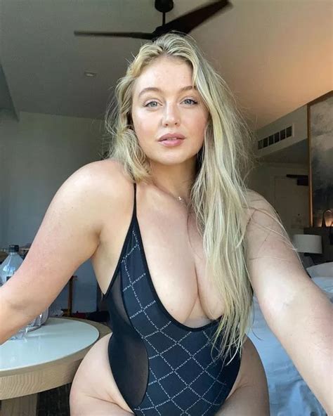 Model Iskra Lawrence Called ‘fat At 15 And Marked Out Of 10 But Is Now Curvy Star