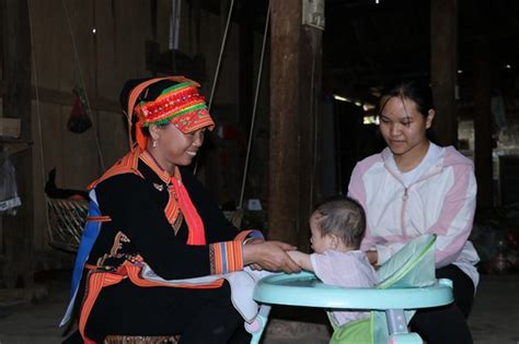 Village Based Midwives Offer Assistance To Ethnic Mothers