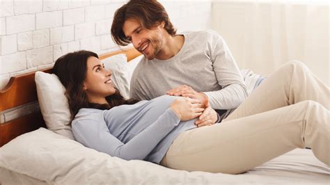 How Can A Husband Support His Wife During Pregnancy Omooma
