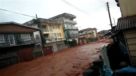 Sierra Leone Mudslides Desperate Dig For Freetown Survivors