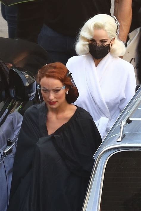 Harry styles and olivia wilde don't seem too eager to disprove the rumors about their relationship. OLIVIA WILDE, DITA VON TEESE and Harry Styles on the Set ...