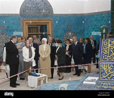 Queen Elizabeth II And The President Gul S Wife Hayrunnisa Gul Visit