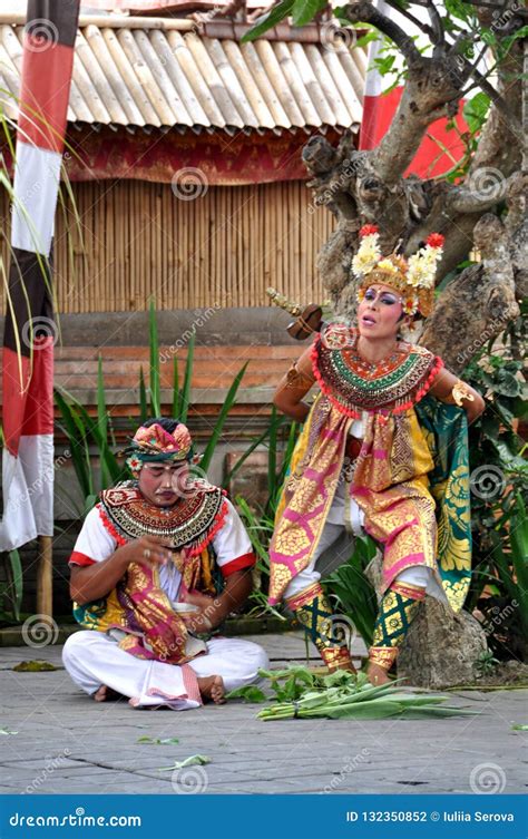 Danse De Barong Sur Bali Photographie éditorial Image Du Costume