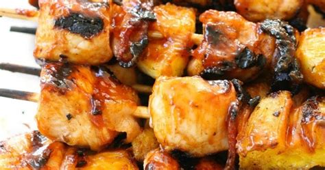 These grilled pineapple chicken kabobs are tender and juicy. BBQ CHICKEN PINEAPPLE KABOBS with BACON - COOKS DISHES