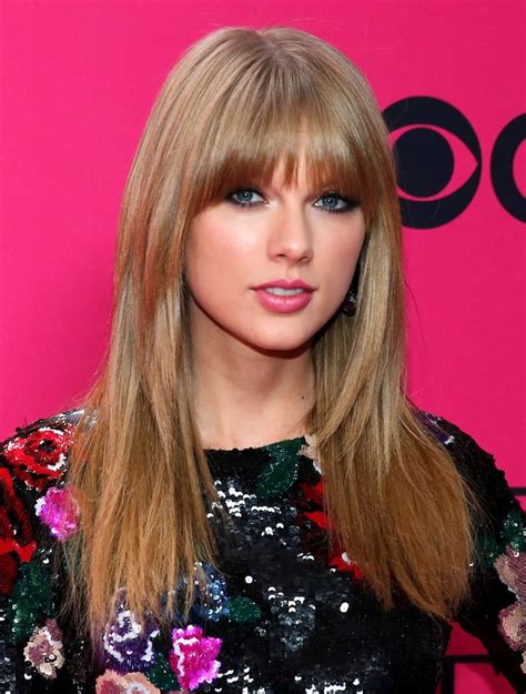 A Signature Look Is More Like A Guideline Not Law Taylor Swift