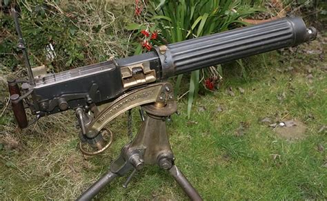 Wwi Vickers Machine Gun In Transit Case With Tripod