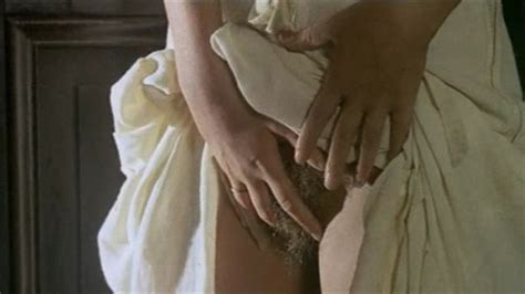 Naked Mónica Zanchi in Emanuelle and the Last Cannibals