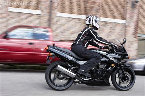 The most accurate 2009 kawasaki ninja 500rs mpg estimates based on real world results of 60 thousand miles driven in 17 kawasaki ninja 500rs. KAWASAKI Ninja 500R specs - 2009, 2010, 2011, 2012, 2013 ...
