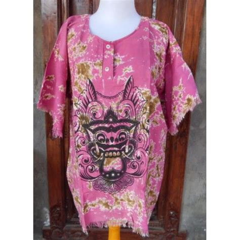 Baju Barong Bali Berwarna Pink Dengan Motif Barong Dan Kombinasi Warna