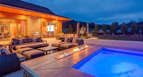 Custom Outdoor Kitchens Poolside Living Spaces By Peek Pools And Spas