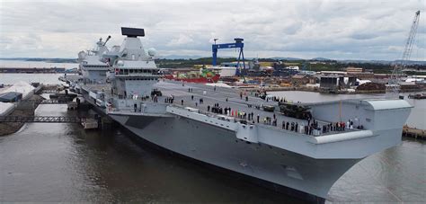 Dünya savaşı'na kadar limana demir atar. HMS Queen Elizabeth sails for the first time | Save the ...