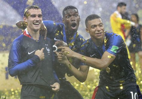 france lift world cup for a second time picture special daily mail online