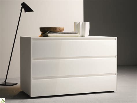 Cassettiera per camera da letto con unghiatura montana. Comò Modello Dodo - Arredo Casa FVG