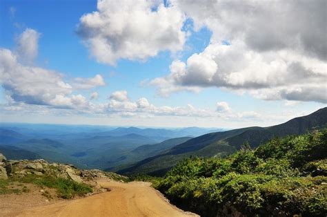 10 Amazing Places You Can Go On One Tank Of Gas In New Hampshire