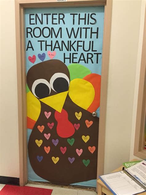 Classroom décor, classroom decorations, classroom decorating ideas, teacher decorations. Addorable Fall Classroom Decoration Ideas