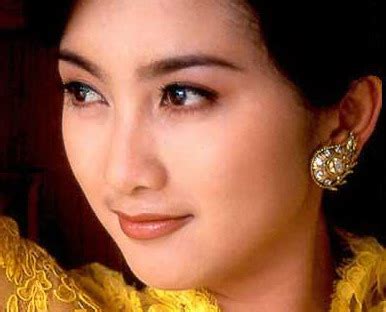 Desy Ratnasari - Artis Hot ~ toket artis indonesia