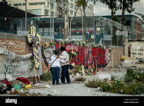2017 mexico earthquake collapse hi-res stock photography and images - Alamy