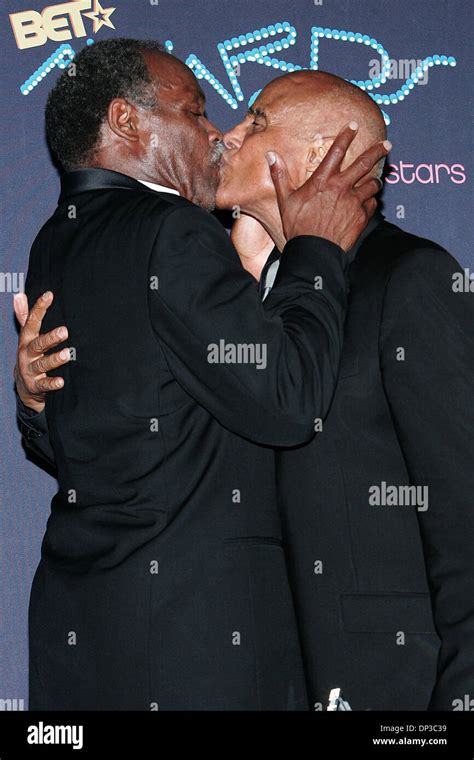 Jun 27 2006 Los Angeles Ca Usa Actor Danny Glover Kisses Harry