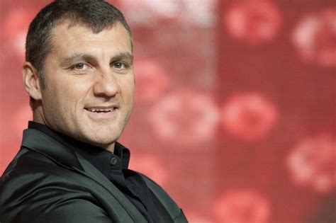 Bobo vieri è stato allontanato dal casinò di venezia dagli addetti alla sicurezza in quanto era entrato in maglietta rifiutandosi di sottostare alle rigide regole che prevedono di indossare la… Ballando con le stelle, Bobo Vieri: "La migliore decisione ...