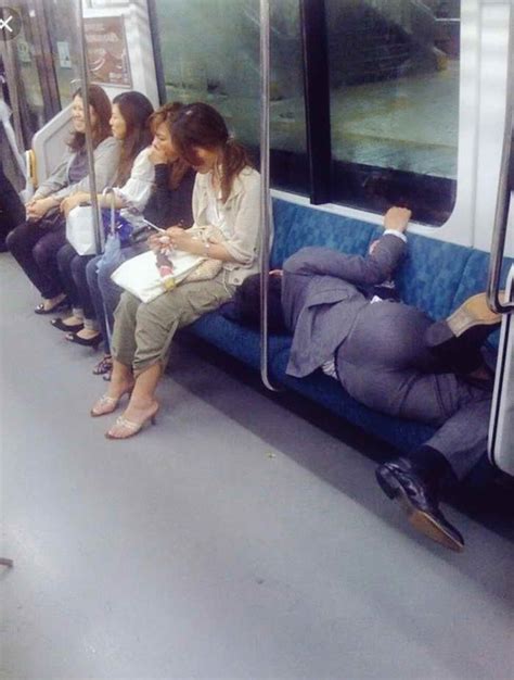 20 Times When People Caught Doing Weird Things In Public