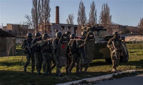 Russian Forces Take Over One Of The Last Ukrainian Bases In Crimea The New York Times