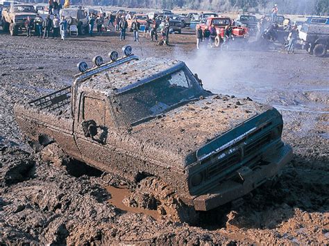 4x4 Trucks In Mud
