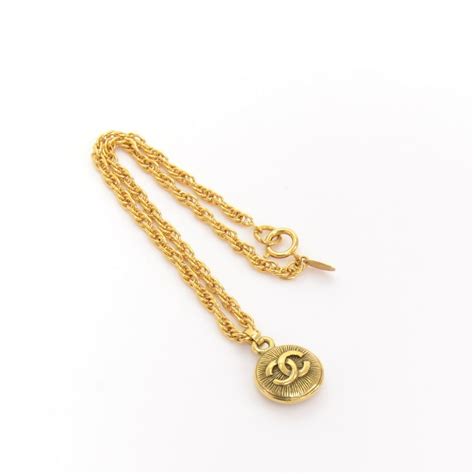 Chanel Vintage Chanel Gold Tone Round Cc Pendant Necklace